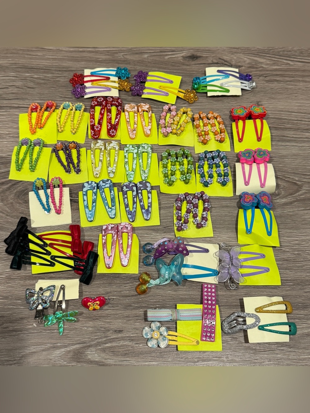 Assorted Kids’ Hair Clips and Barrettes - Multicolor Pairs & Loose Styles